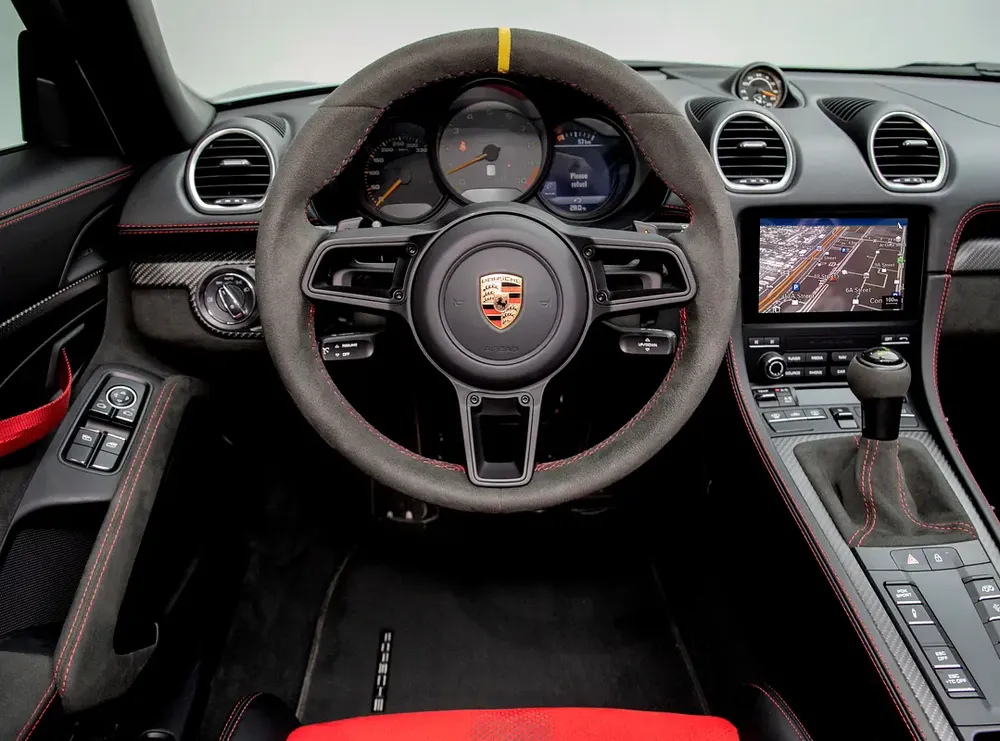 Like-New - Low Mileage • FDSH • Porsche Warranty • GCC - Image 6