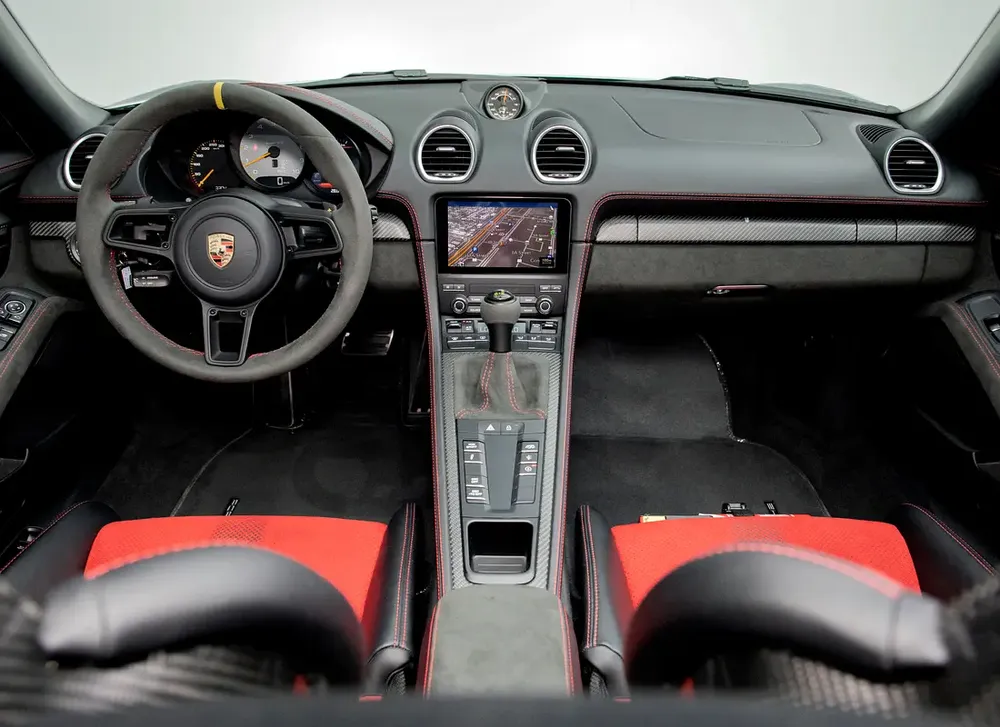 Like-New - Low Mileage • FDSH • Porsche Warranty • GCC - Image 8