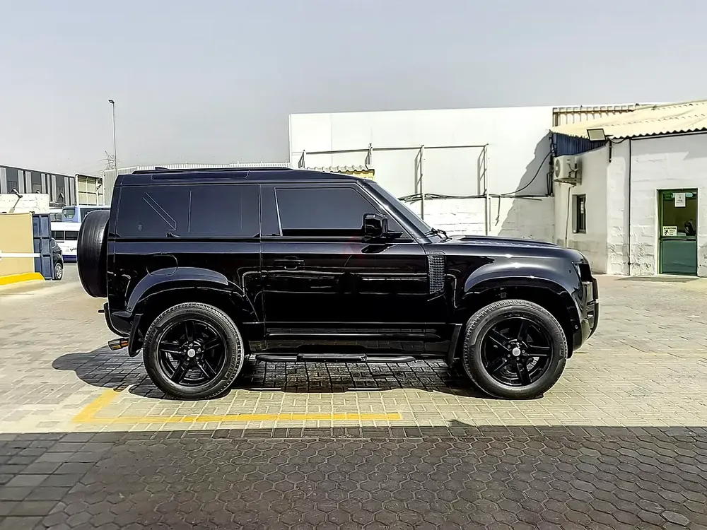 AED 3191/month | 2023 Land Rover Defender 90 SE (P300) | GCC Specs | Ref#466081 - Image 4