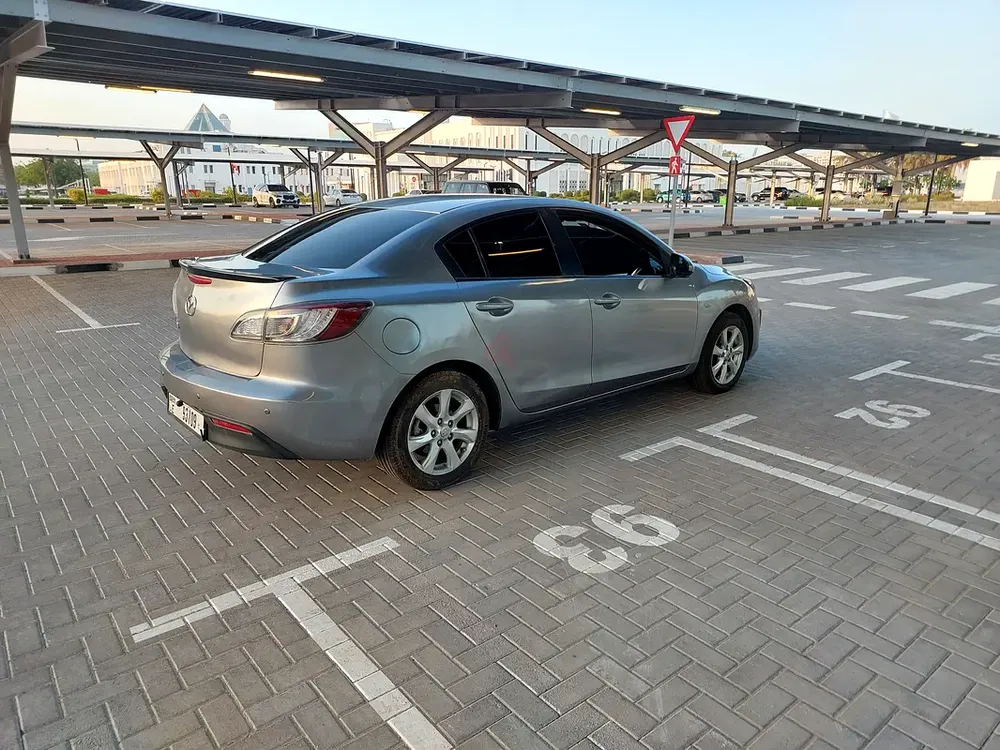 Mazda 3 gcc with full service history records only 148000 km! - Image 4