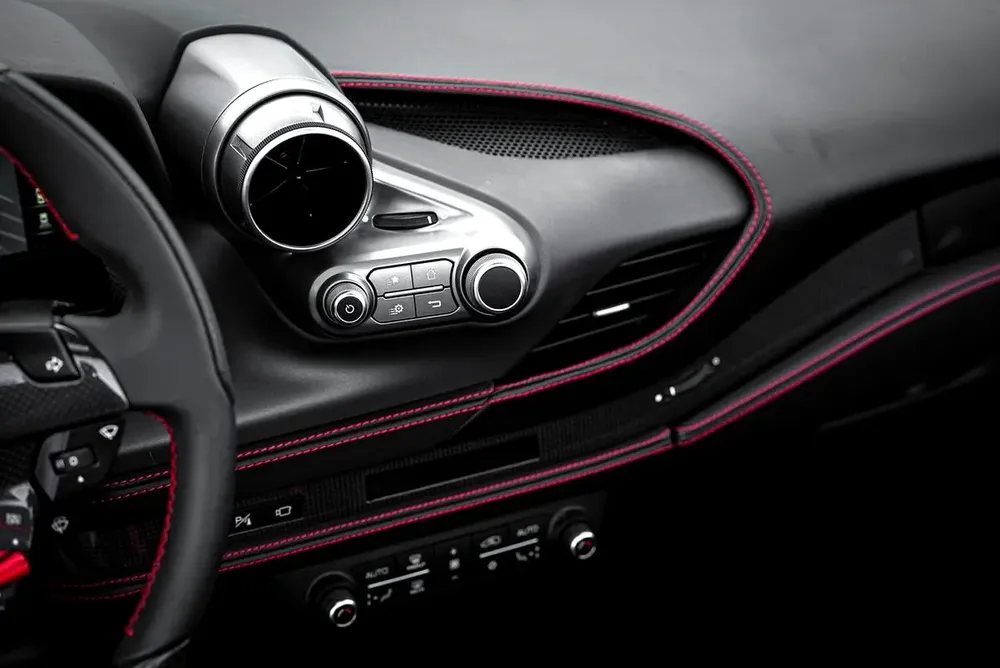 Ferrari F8 Spider 2023 GCC Specs - 3000 kms - Image 17