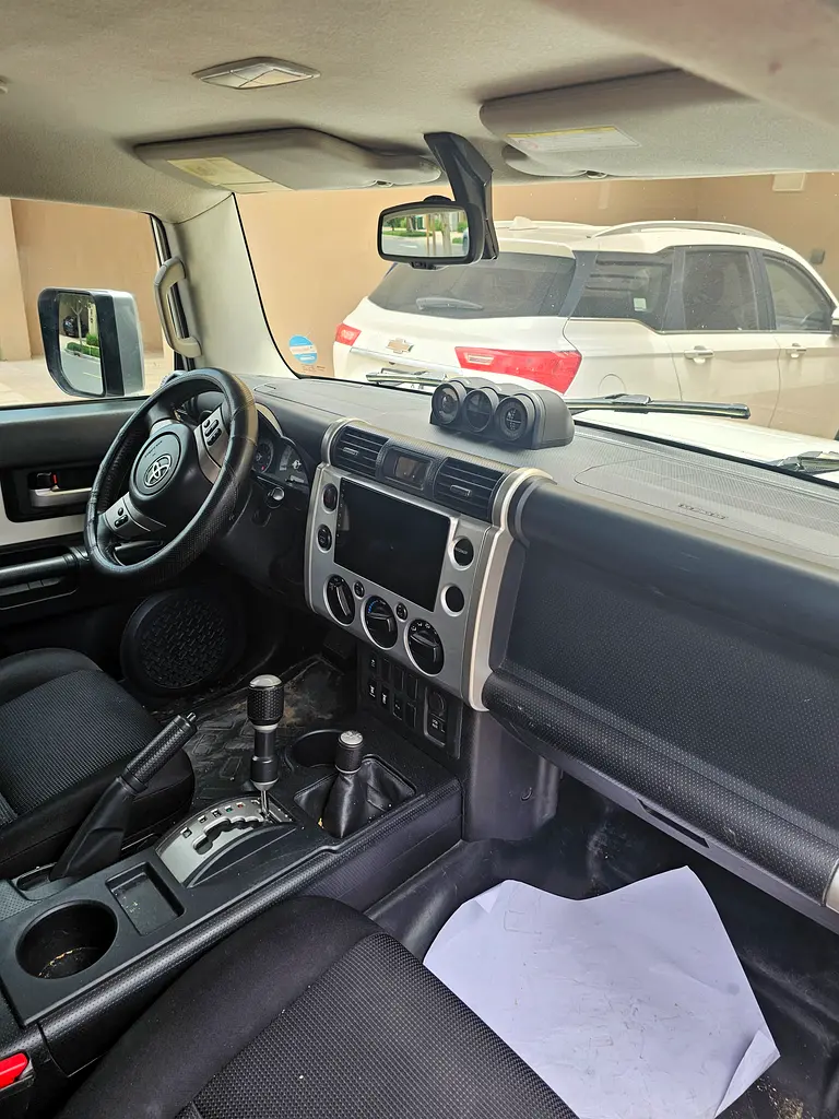 Toyota FJ Cruiser- GCC - Great condition - Image 7