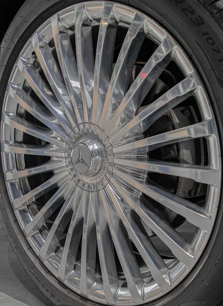Ultimate Luxury SUV • Full Service Histroy • European - Image 18
