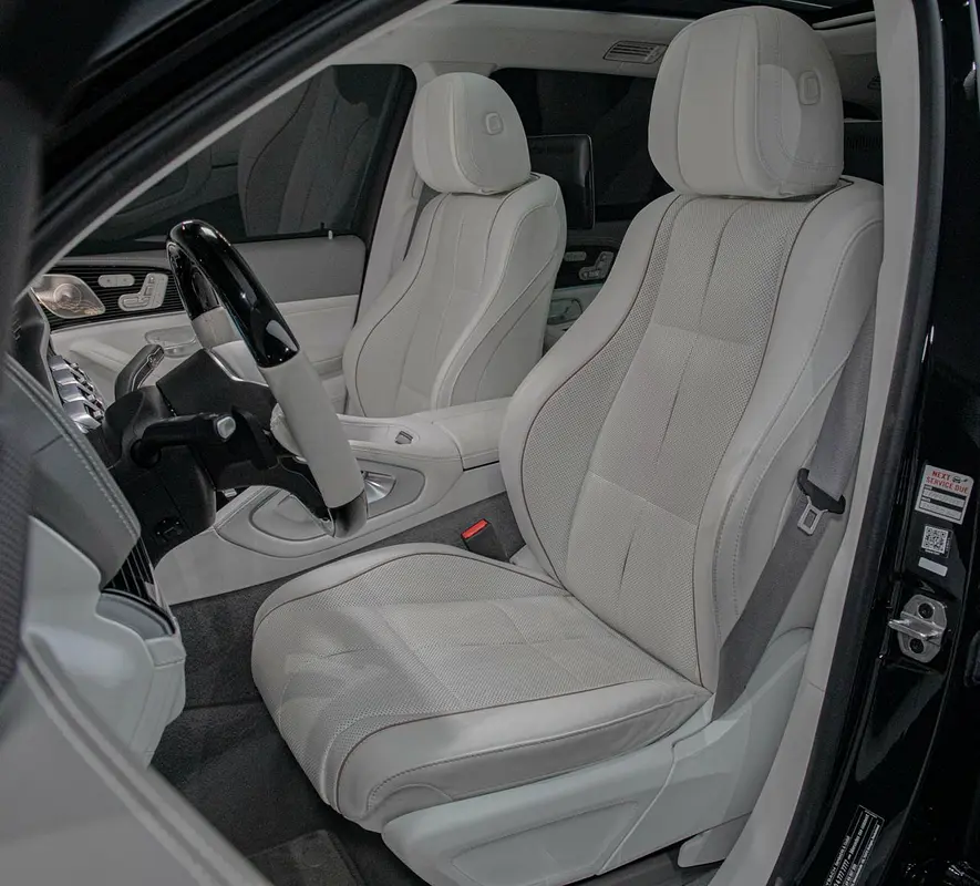 Ultimate Luxury SUV • Full Service Histroy • European - Image 9