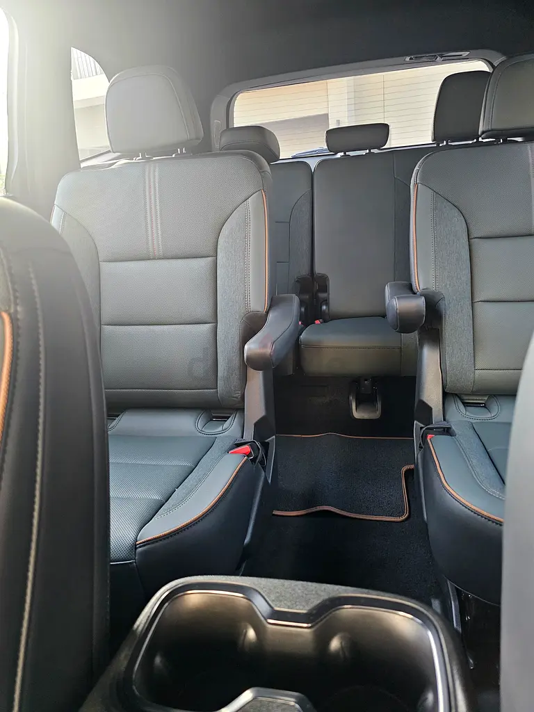 GMC ACADIA AT4 PILOT SEATS - Image 7