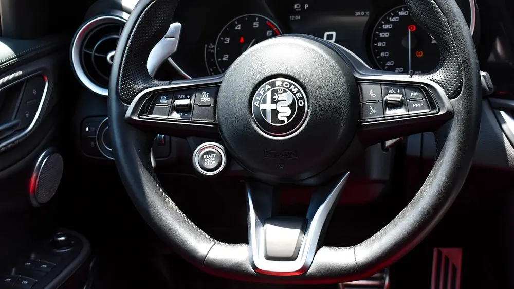 AED 2,429 / Month | Alfa Romeo | Giulia Veloce MCA | 2022 | Warranty and Service | Service History - Image 10