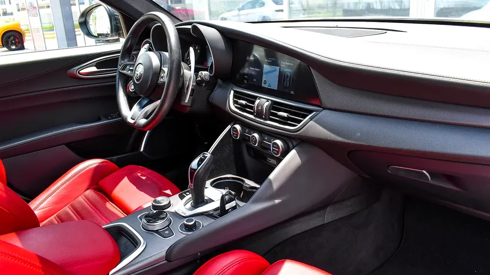 AED 2,429 / Month | Alfa Romeo | Giulia Veloce MCA | 2022 | Warranty and Service | Service History - Image 15