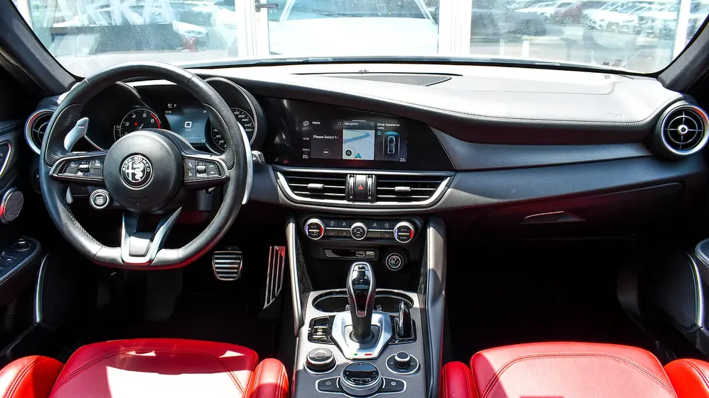 AED 2,429 / Month | Alfa Romeo | Giulia Veloce MCA | 2022 | Warranty and Service | Service History - Image 9