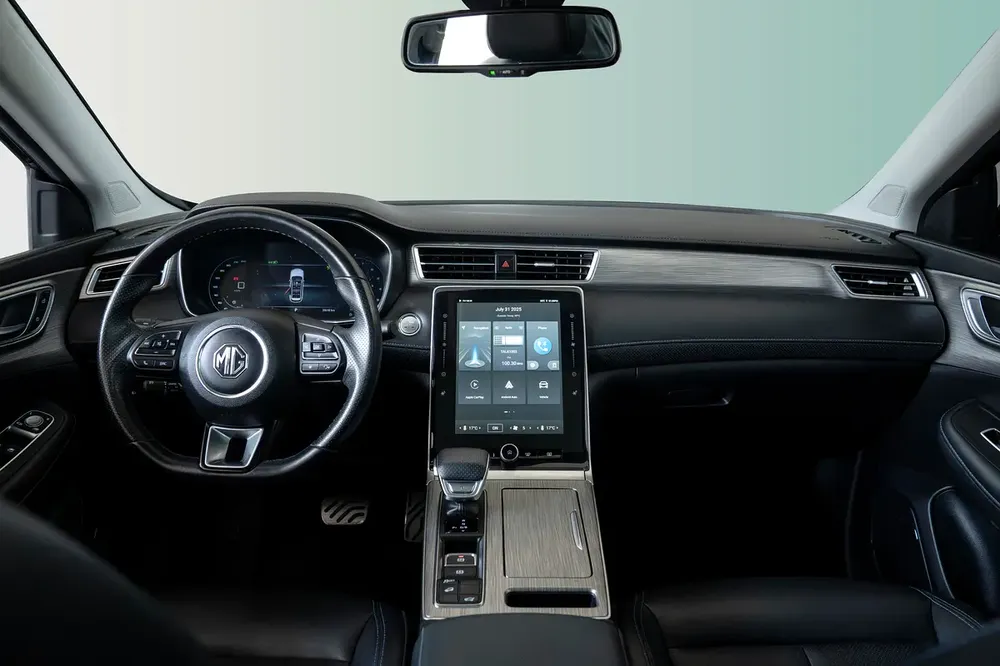 MG RX5 Plus 1.5T Deluxe with warranty - Image 5