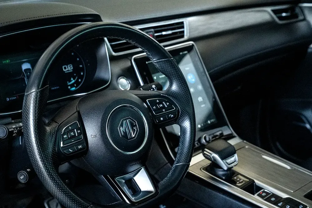 MG RX5 Plus 1.5T Deluxe with warranty - Image 9
