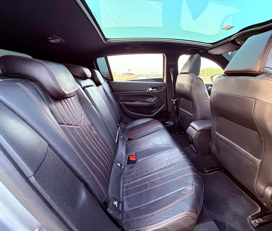بيجو 308 GT LINE خليجي موديل 2018 فل اوبشن - Image 13