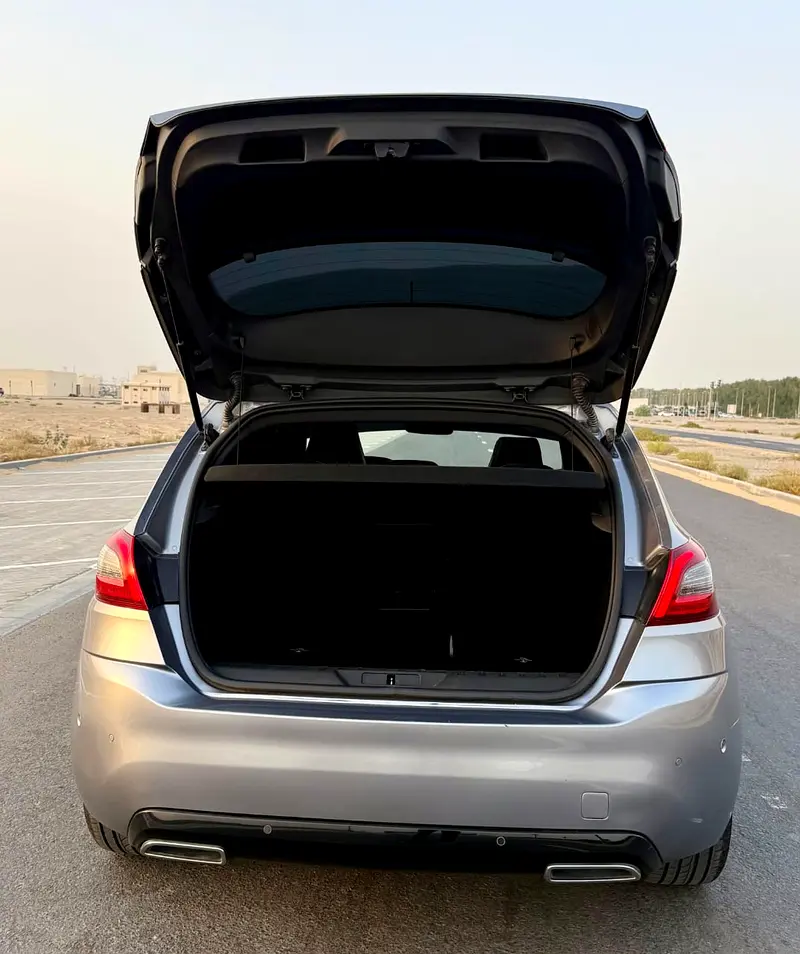 بيجو 308 GT LINE خليجي موديل 2018 فل اوبشن - Image 7