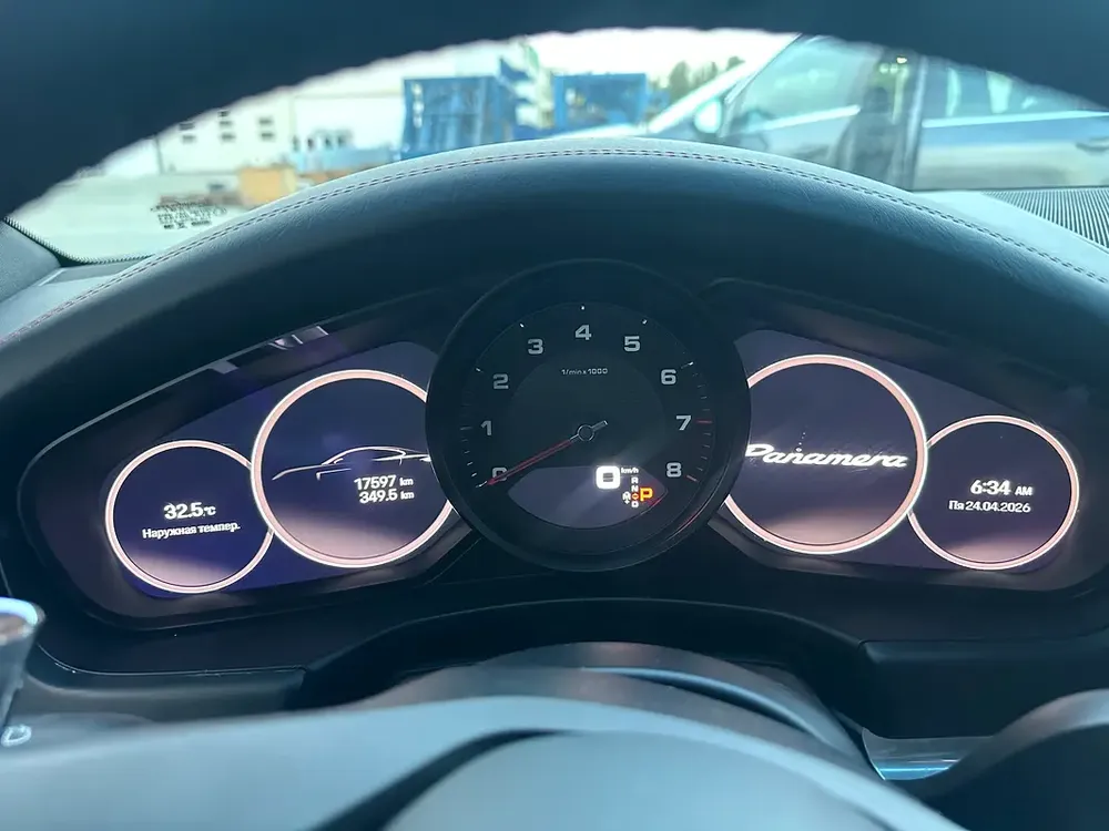 2023 Porsche Panamera Standard - GCC Specs - Like New - Image 14