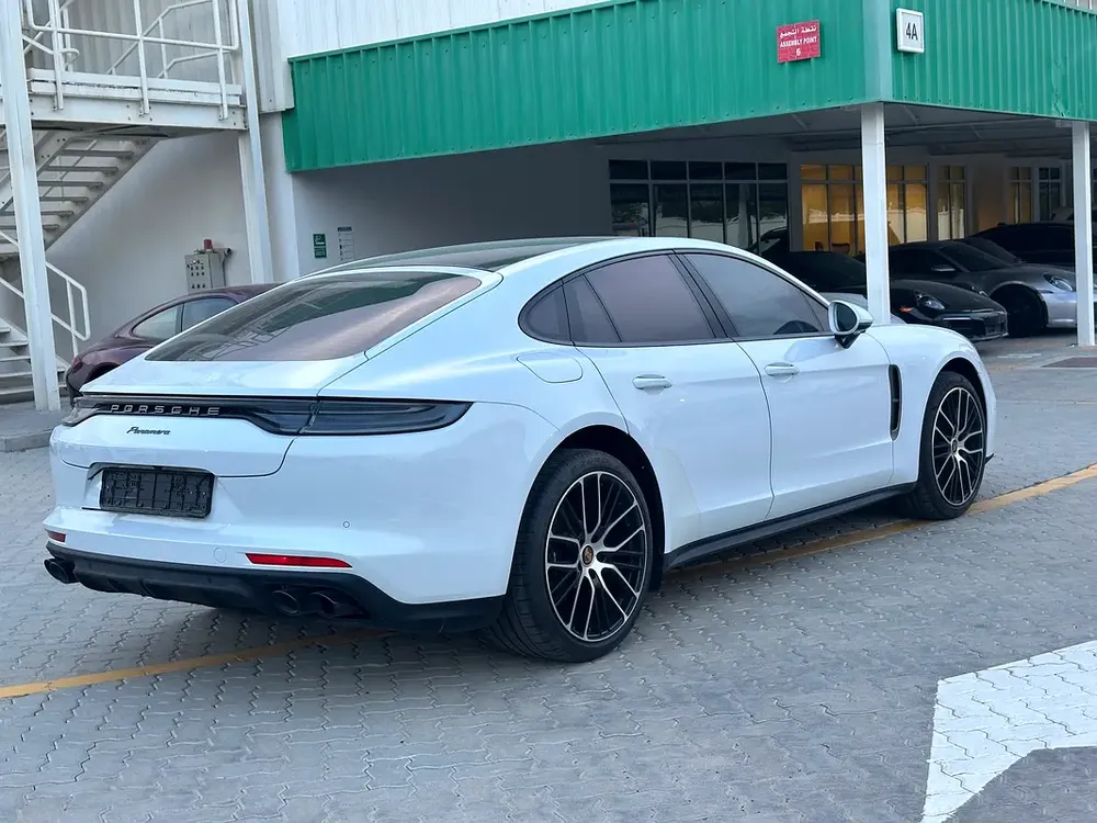 2023 Porsche Panamera Standard - GCC Specs - Like New - Image 6