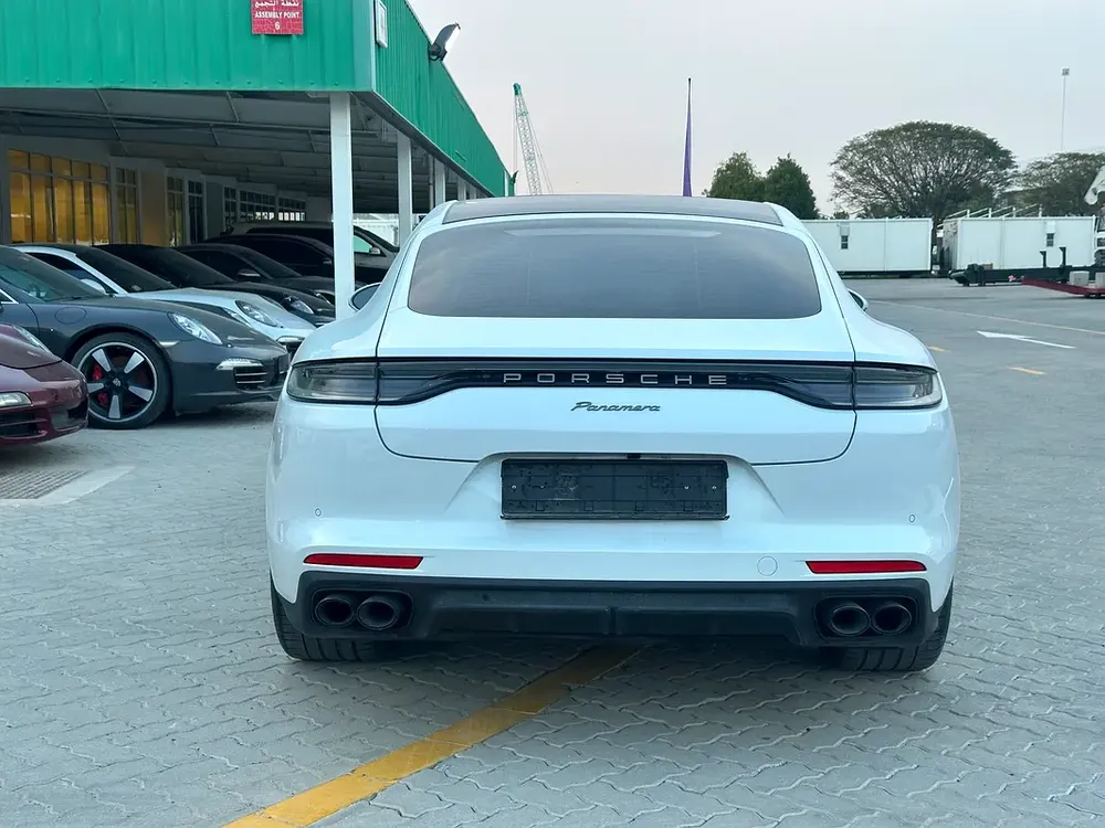 2023 Porsche Panamera Standard - GCC Specs - Like New - Image 7