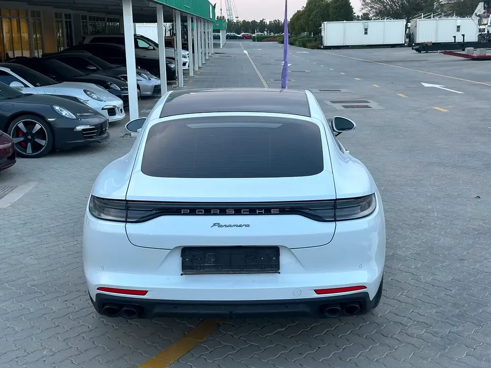 2023 Porsche Panamera Standard - GCC Specs - Like New - Image 8