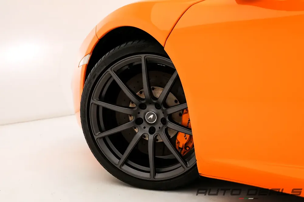 2013 McLaren MP4-12C Coupe | GCC Specs | Fully Loaded | Well Maintained | 3.8L V8 - Image 9