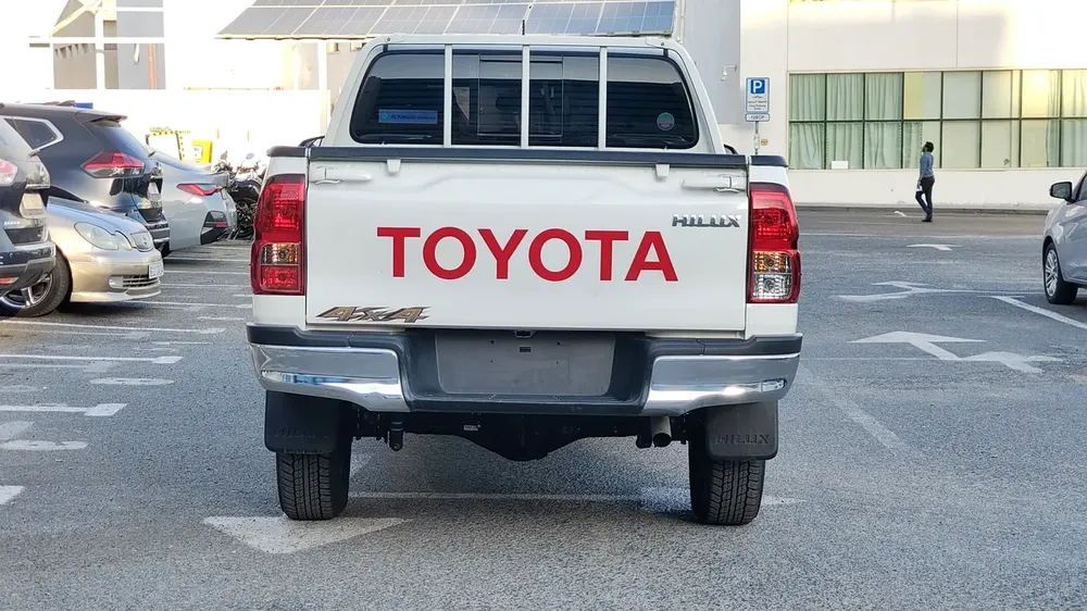 Toyota Hilux | 4X4 | Full Automatic | Double Cab | 2023 | GCC Specs - Image 6
