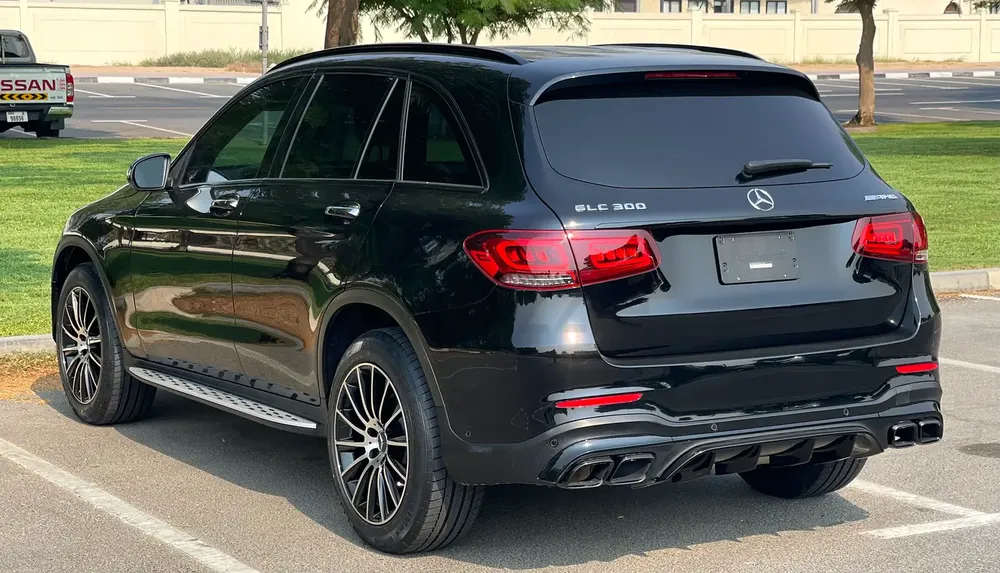 2022 Mercedes Benz GLC 300 - Excellent Condition - Image 4
