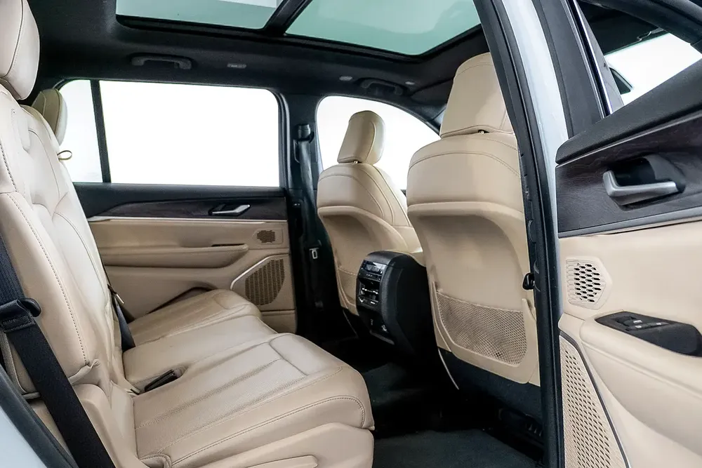 2,853 AED / 60 months | 0% DP | 2023 Jeep Grand Cherokee Limited L / Full Service History - Image 15