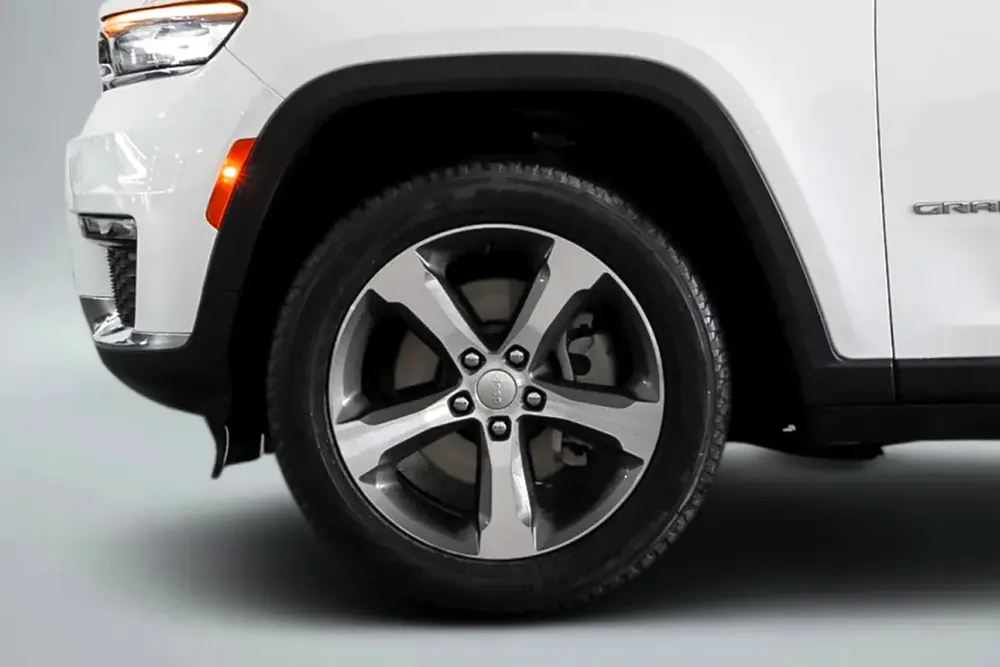 2,853 AED / 60 months | 0% DP | 2023 Jeep Grand Cherokee Limited L / Full Service History - Image 6