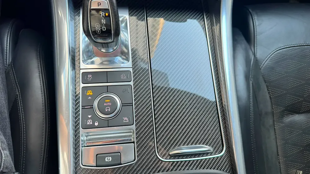 2020 Range Rover SVR | Carbon Package | Black Edition | No Accidents - Image 17