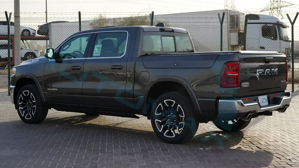 ( Eid al-Adha Offer / For Export ) 2026/2026 RAM 1500 Limited Crew Cab Hurricane H.O 3.0TT GCC 0KM - Image 5