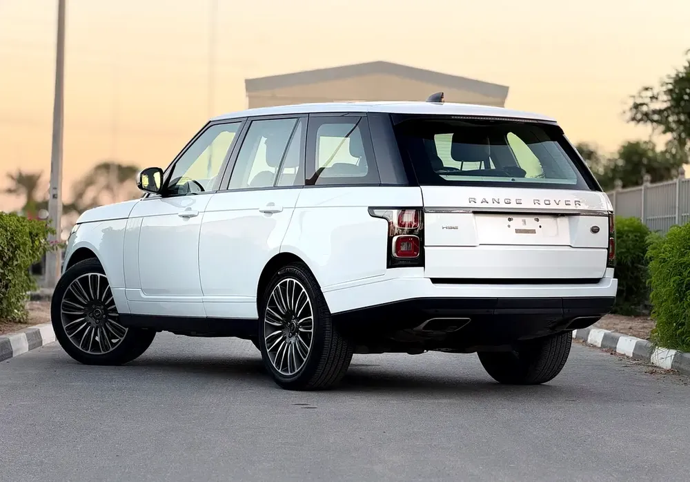 2020 Range Rover Vogue HSE P400 / GCC In Perfect Conditions - Image 4