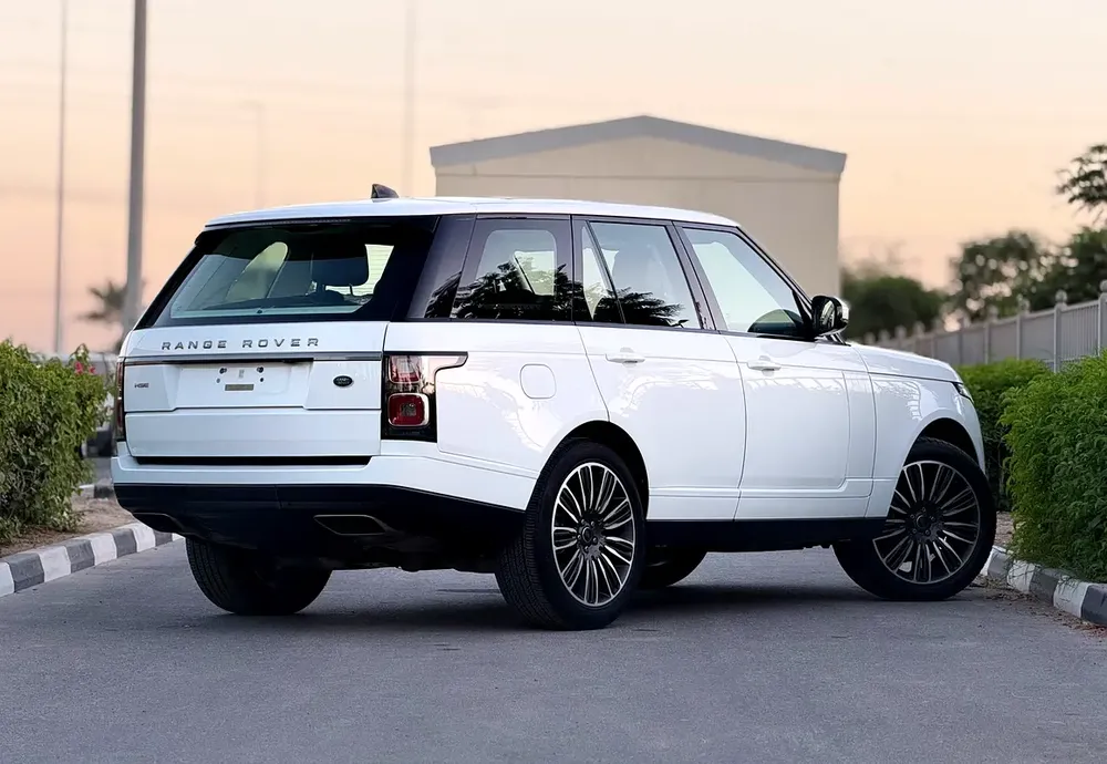 2020 Range Rover Vogue HSE P400 / GCC In Perfect Conditions - Image 5
