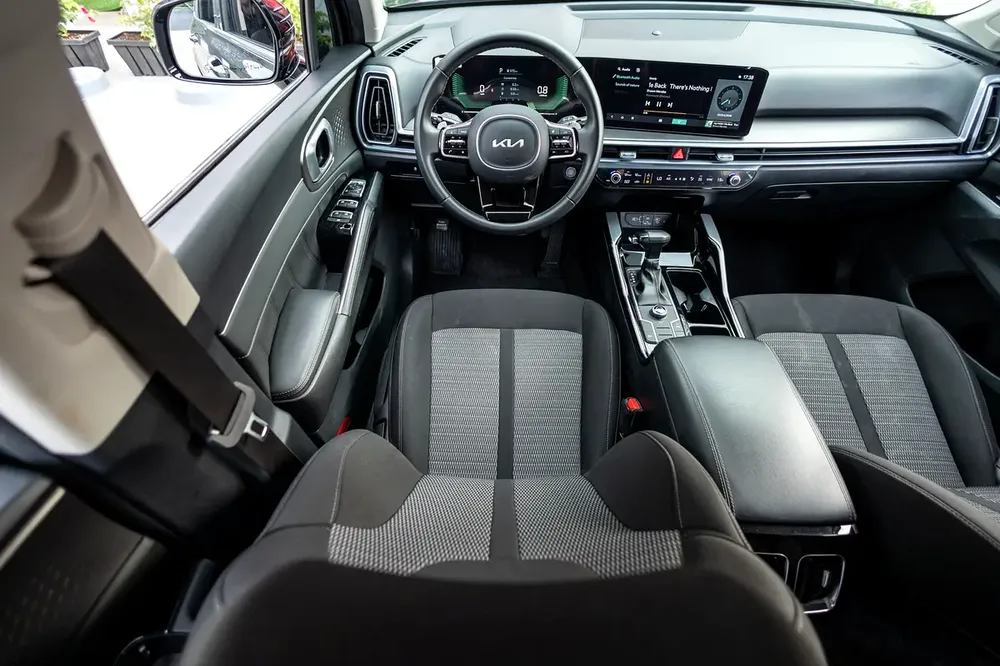 Kia Sorento 2024 GCC | Warranty - Image 13