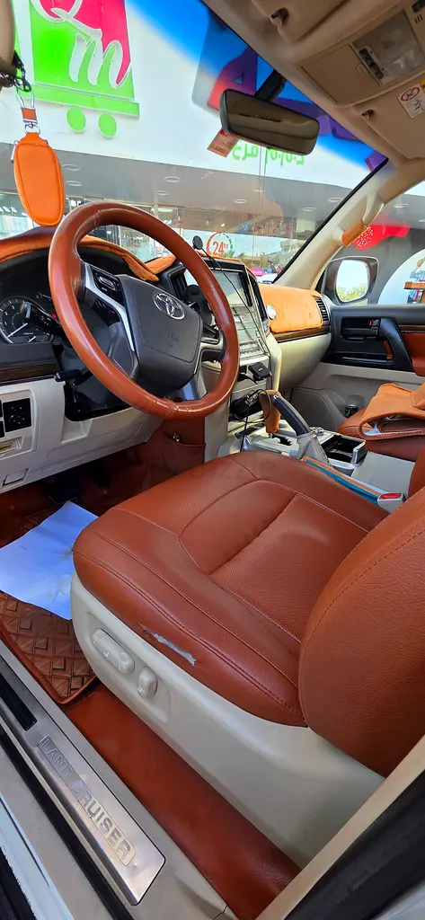 Toyota Land Cruiser 2019 EXR | GCC Specs | Excellent Condition - Image 11