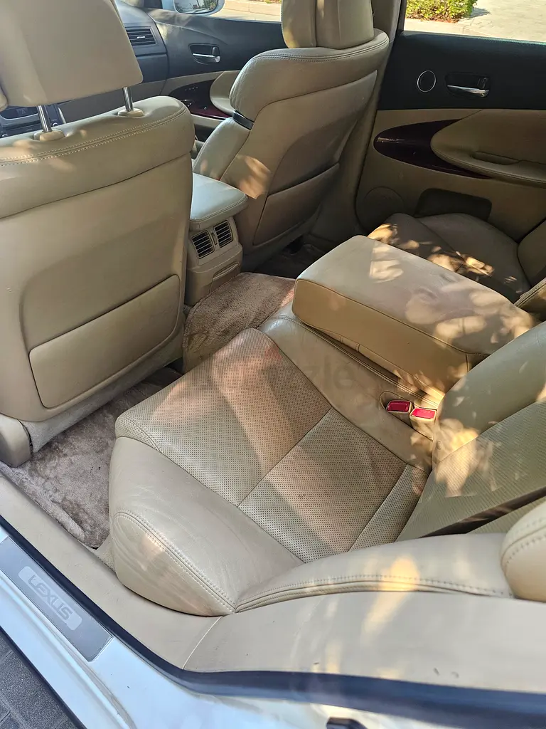 Lexus GS 460 Platinum 2009 | GCC Specs | V8 Performance - Image 4