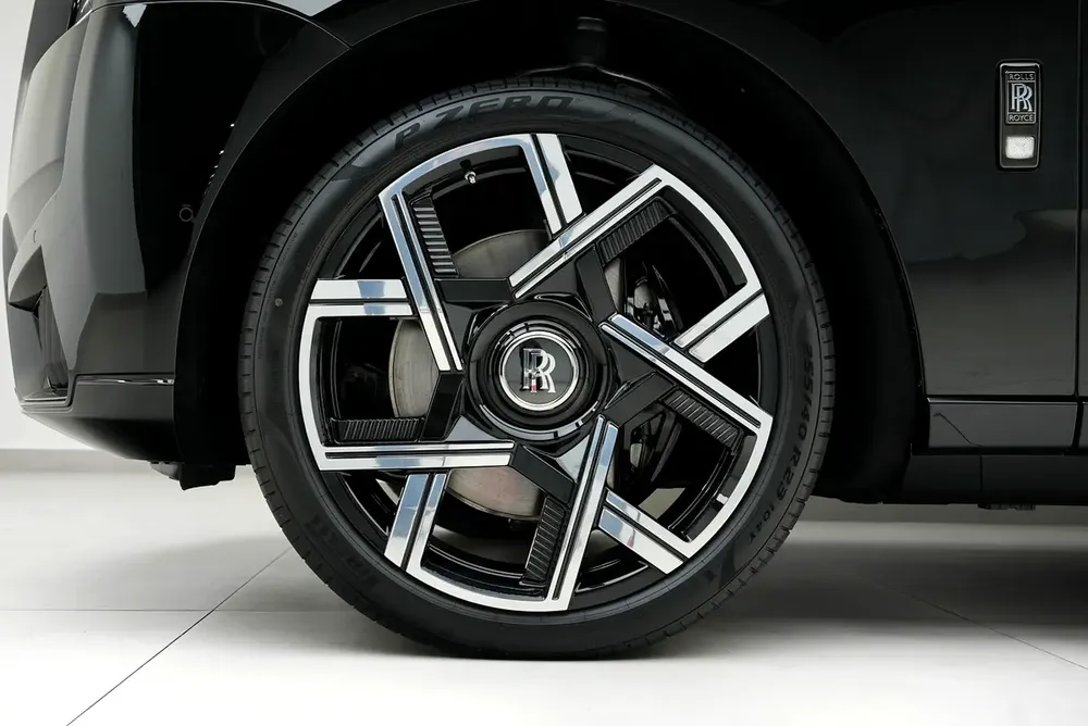 2026 ROLLS ROYCE CULLINAN | BLACK BADGE | GCC | MAIN DEALER WARRANTY SERVICE - Image 6