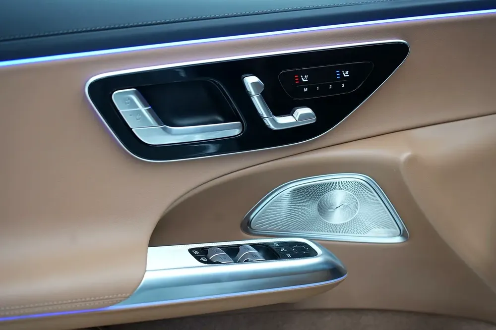 Mercedes-Benz E 300 | 2026 GCC 0km | Agency Warranty | AMG Package - Image 14