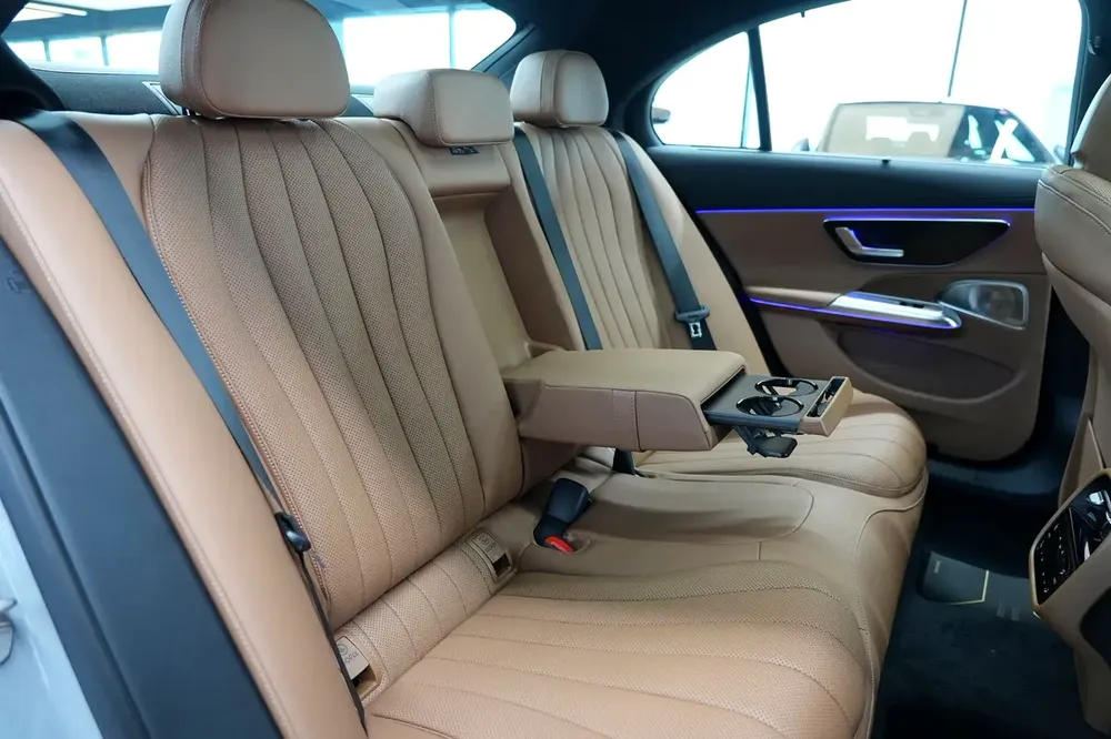 Mercedes-Benz E 300 | 2026 GCC 0km | Agency Warranty | AMG Package - Image 15