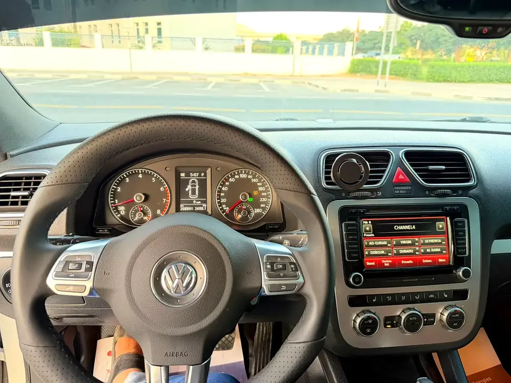 TOP CLEAN ..FULLY LOADED Volkswagen Scirocco Sport 2013 GCC Specs - Image 12