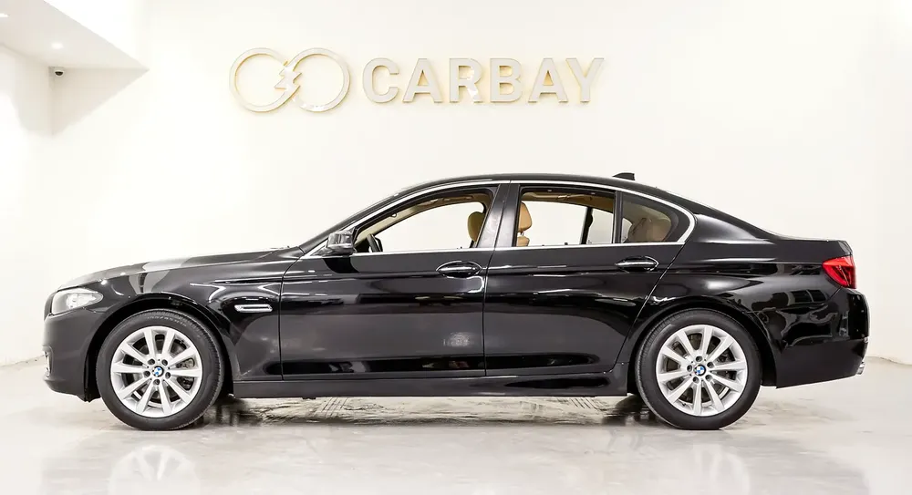 AED 859 PM | BMW 520i EXCLUSIVE 2015 | SINGLE OWNER | PRISTINE CONDITION | 1 YEAR WARRANTY | GCC - Image 4