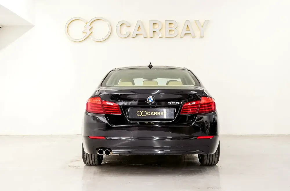 AED 859 PM | BMW 520i EXCLUSIVE 2015 | SINGLE OWNER | PRISTINE CONDITION | 1 YEAR WARRANTY | GCC - Image 6
