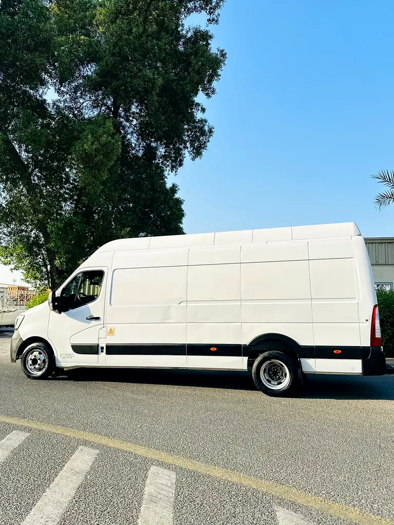 2021 Renault Master 2.3T Panel Van (L4H3) - GCC Specs - Excellent Condition - Image 5