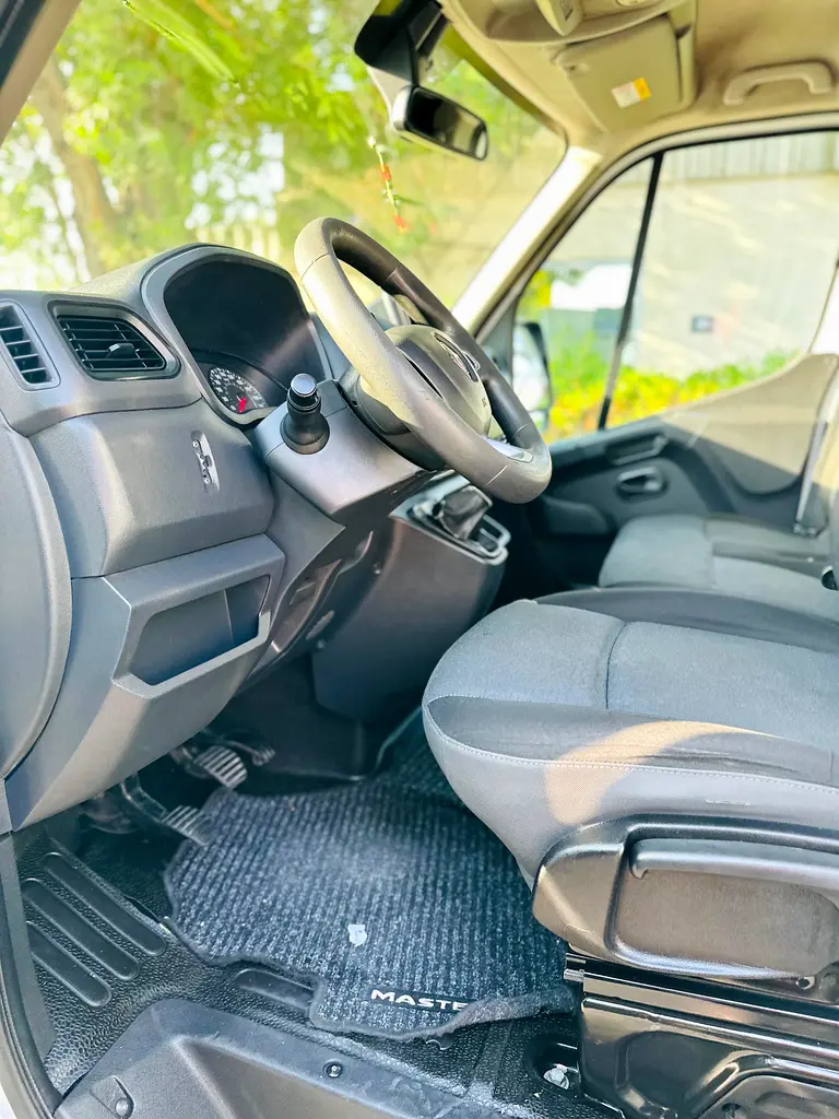 2021 Renault Master 2.3T Panel Van (L4H3) - GCC Specs - Excellent Condition - Image 8