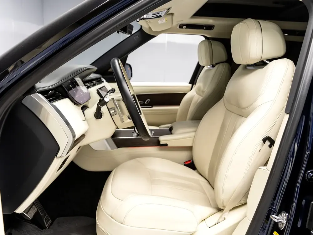 SUMMER STARTS NOW | EXCLUSIVE DEAL BY BLACKLINE, 2027 Land Rover Warranty, GCC - Image 10