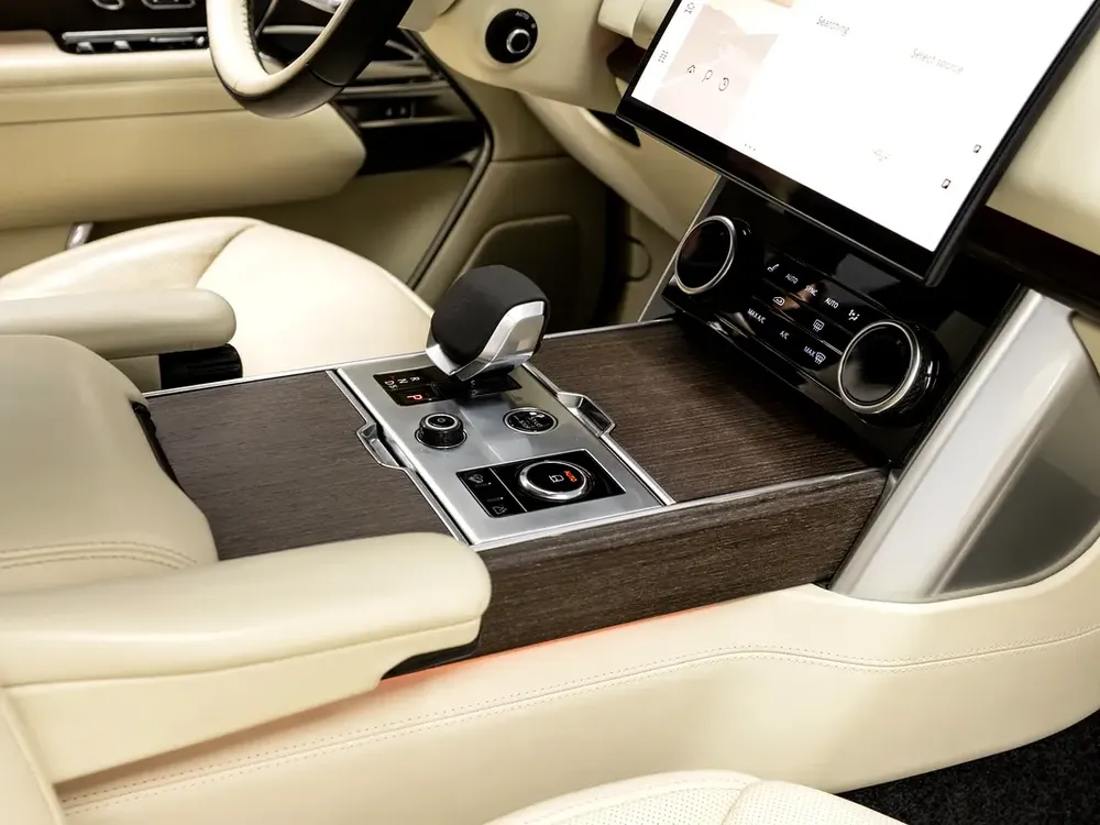 SUMMER STARTS NOW | EXCLUSIVE DEAL BY BLACKLINE, 2027 Land Rover Warranty, GCC - Image 15