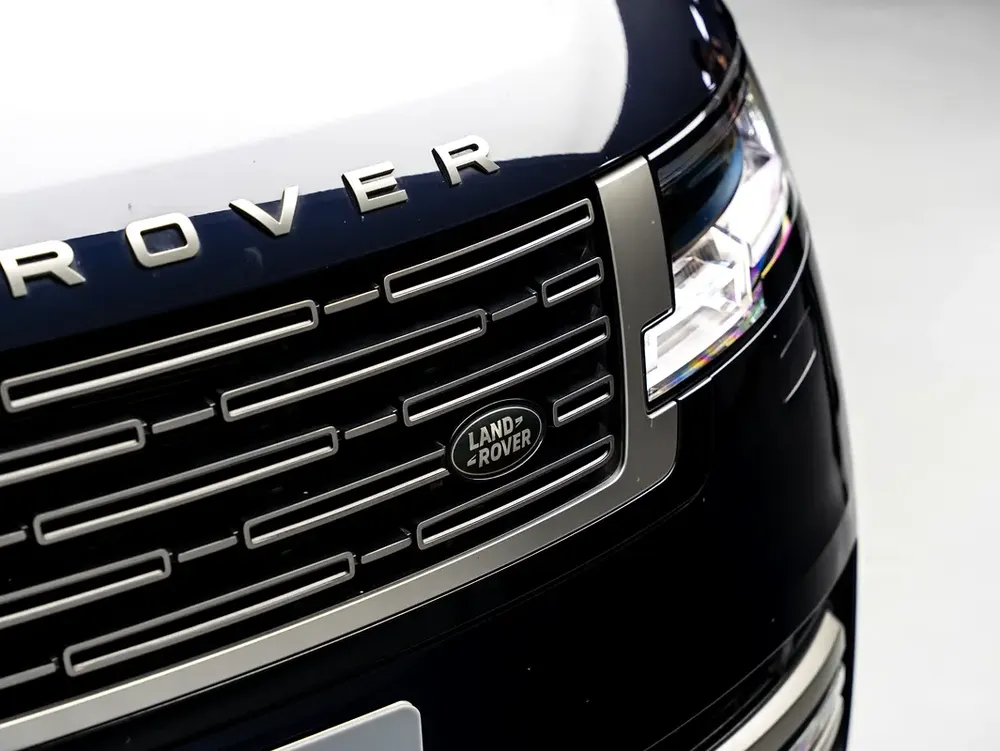 SUMMER STARTS NOW | EXCLUSIVE DEAL BY BLACKLINE, 2027 Land Rover Warranty, GCC - Image 19
