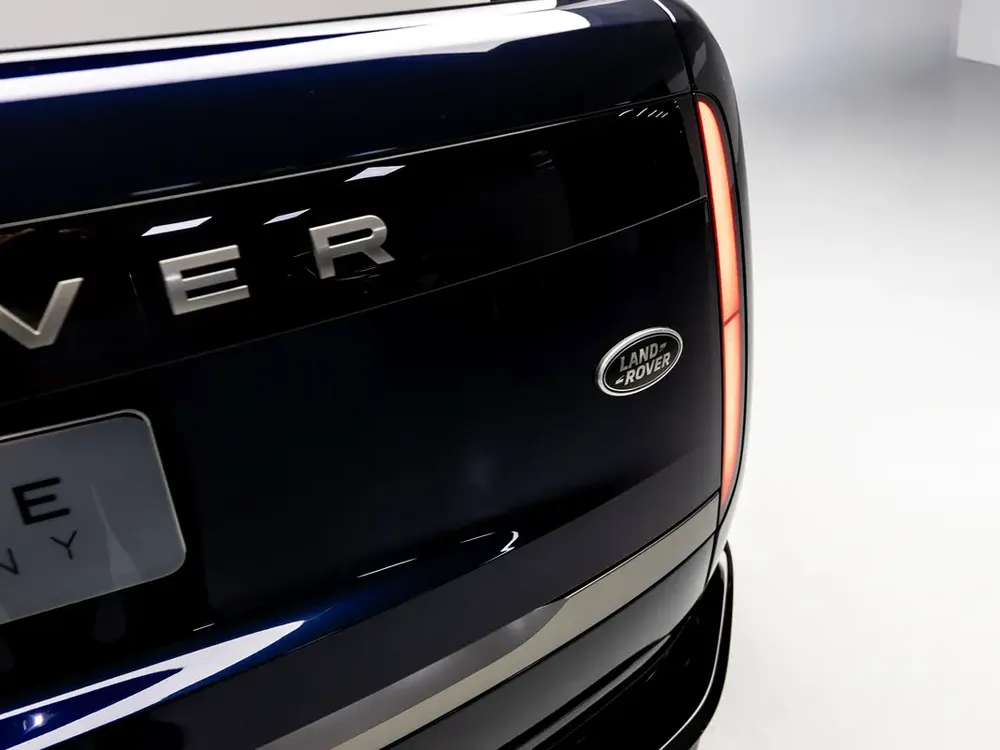 SUMMER STARTS NOW | EXCLUSIVE DEAL BY BLACKLINE, 2027 Land Rover Warranty, GCC - Image 20