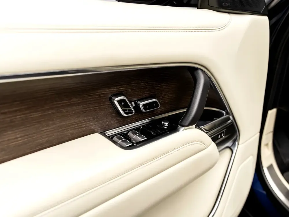 SUMMER STARTS NOW | EXCLUSIVE DEAL BY BLACKLINE, 2027 Land Rover Warranty, GCC - Image 8