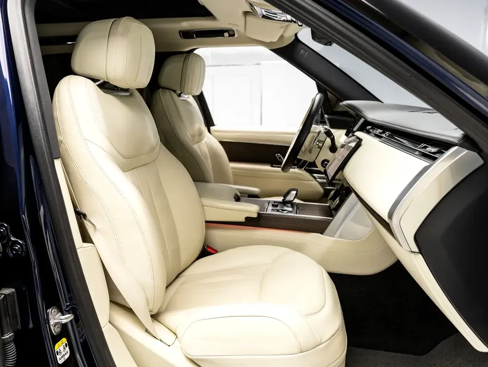 SUMMER STARTS NOW | EXCLUSIVE DEAL BY BLACKLINE, 2027 Land Rover Warranty, GCC - Image 9