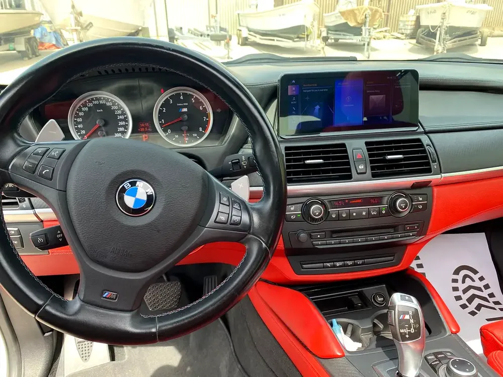 2014 BMW X6M  4.4L TWIN TURBO  V8 555 HP || LOW MILEAGE || ACCIDENT FREE || GCC || CARPLAY|| ZF GEAR - Image 13