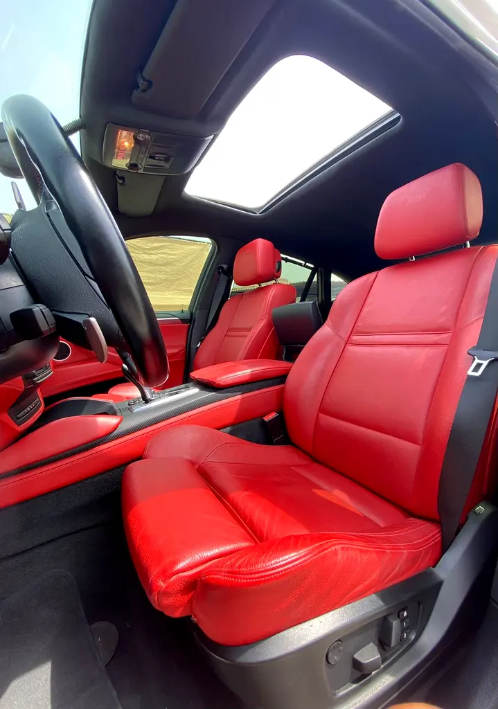 2014 BMW X6M  4.4L TWIN TURBO  V8 555 HP || LOW MILEAGE || ACCIDENT FREE || GCC || CARPLAY|| ZF GEAR - Image 18