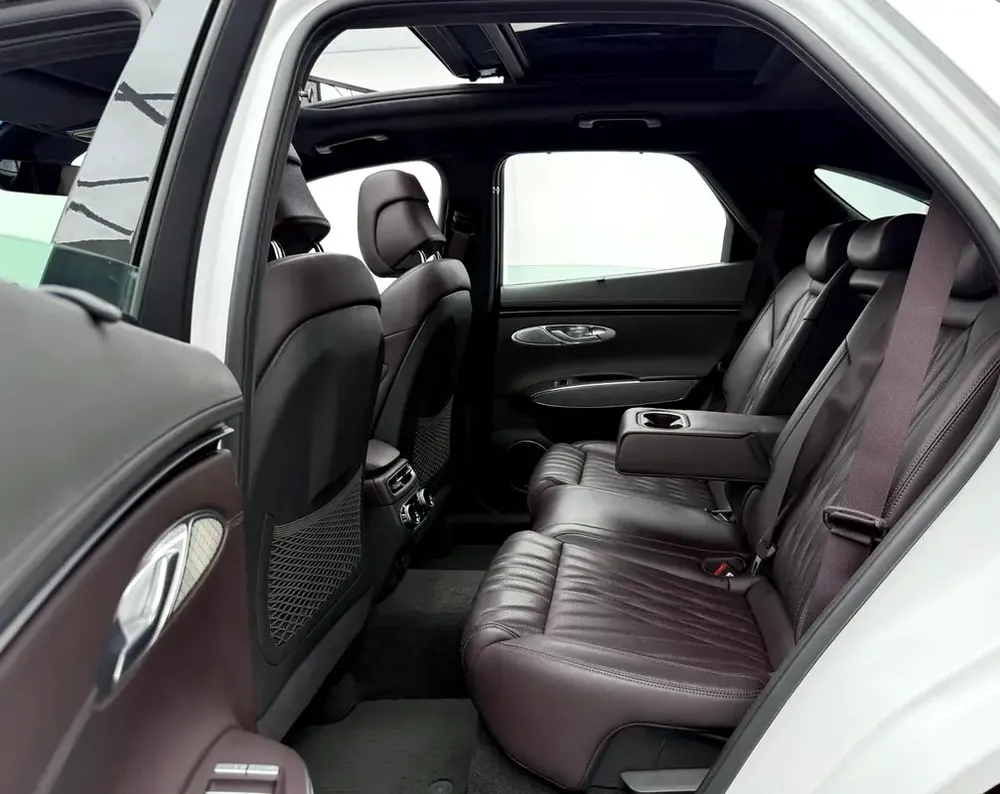 2023 Genesis GV70, Warranty + Full Service History, GCC - Image 16