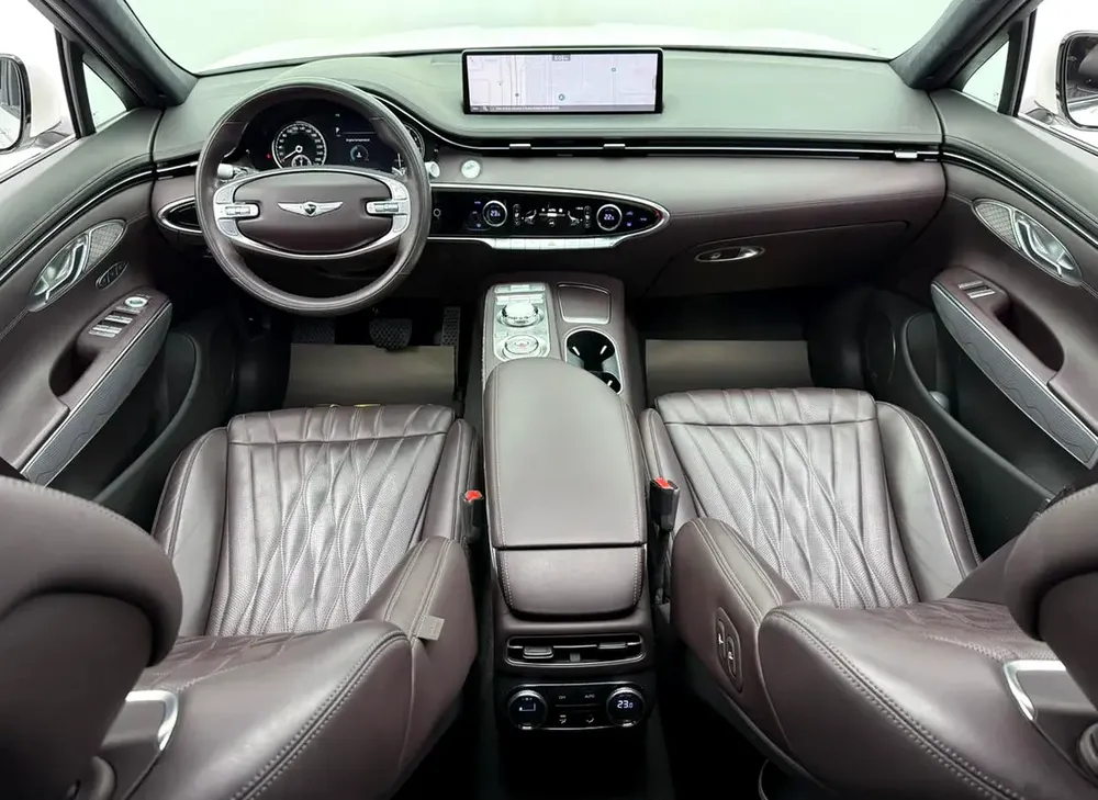 2023 Genesis GV70, Warranty + Full Service History, GCC - Image 9
